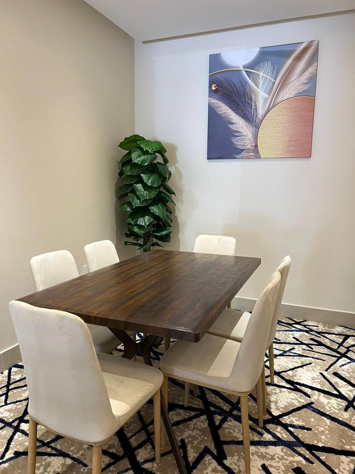 Boulevard Apartment
