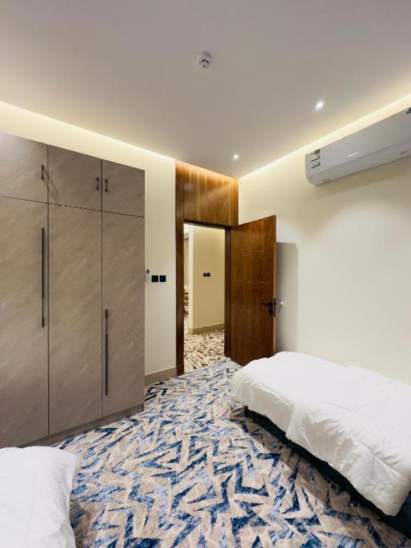 Apartment Boulevard