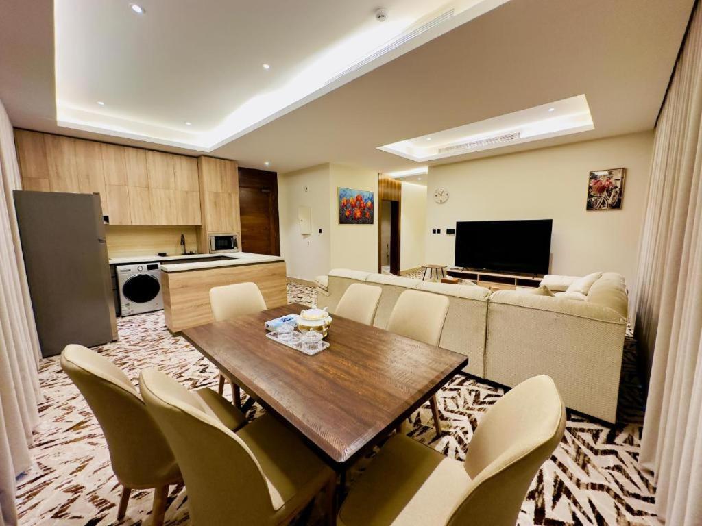 Apartment Boulevard